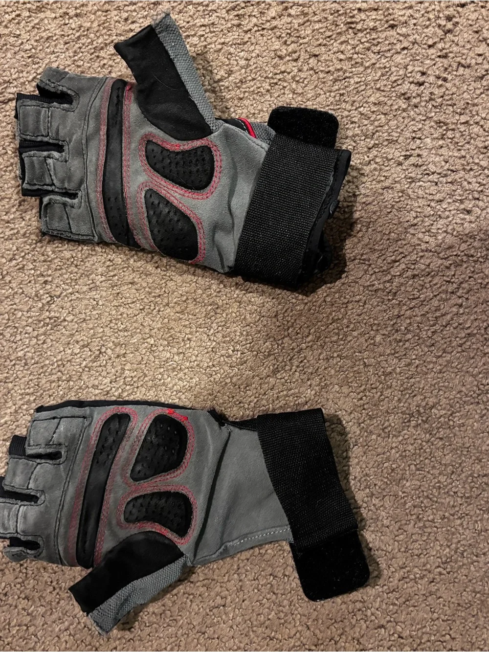 Nike Gray and Black Fingerless Workout Gloves with Red Accents